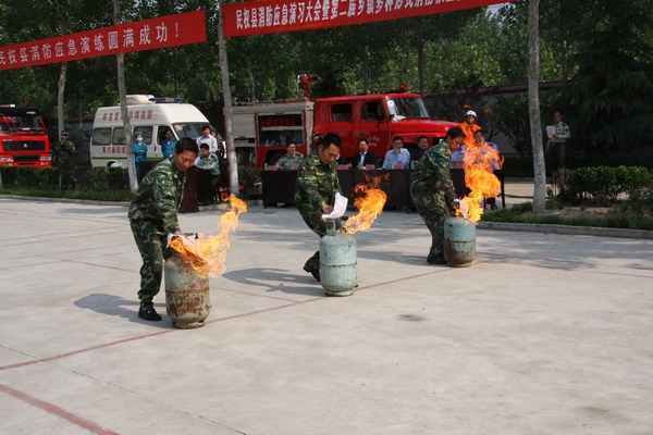 民权县成功举办第二届消防应急演练暨多种形式消防业务大比武活动