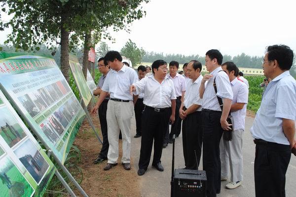 民建河南省委调研组莅临民权调研农村土地流转工作