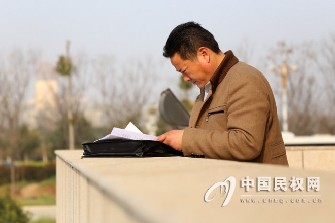 出席政协第九届民权县委员会第四次会议的委员今日报到