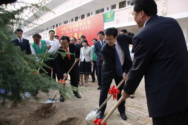 吴堂村中韩21世纪新村小学竣工投入使用