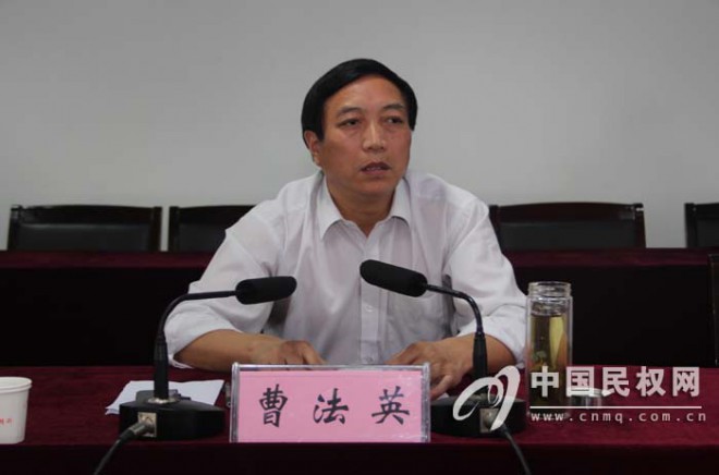 我县召开教育实践活动促进会