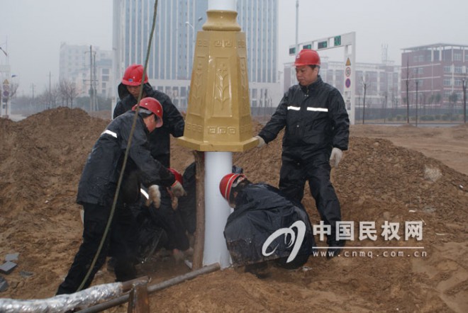 县住建局积极做好城区亮化工作