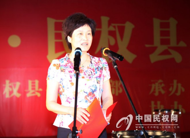 我县2013年首场广场文化活动演出向党献礼