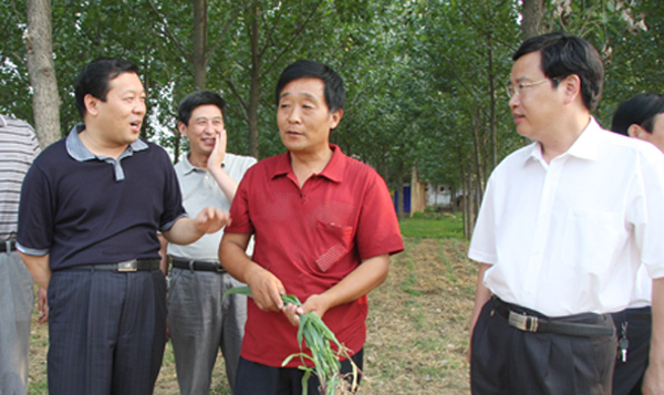 副市长李思杰到我县检查秋作物管理和夏粮收购情况