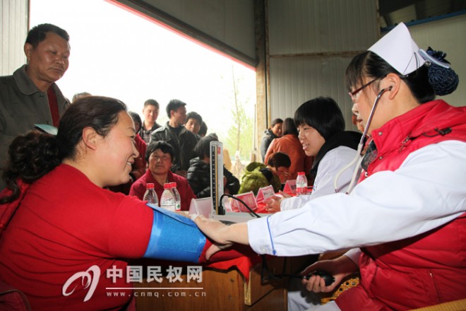 县中医院：预防传染病&nbsp;义诊进企业