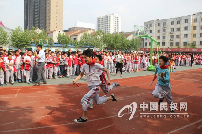 县实验小学2015年春季运动会隆重开幕