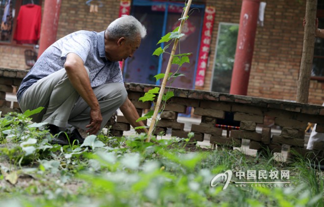 夕阳别样红——小记我县退休老干部陈风堂